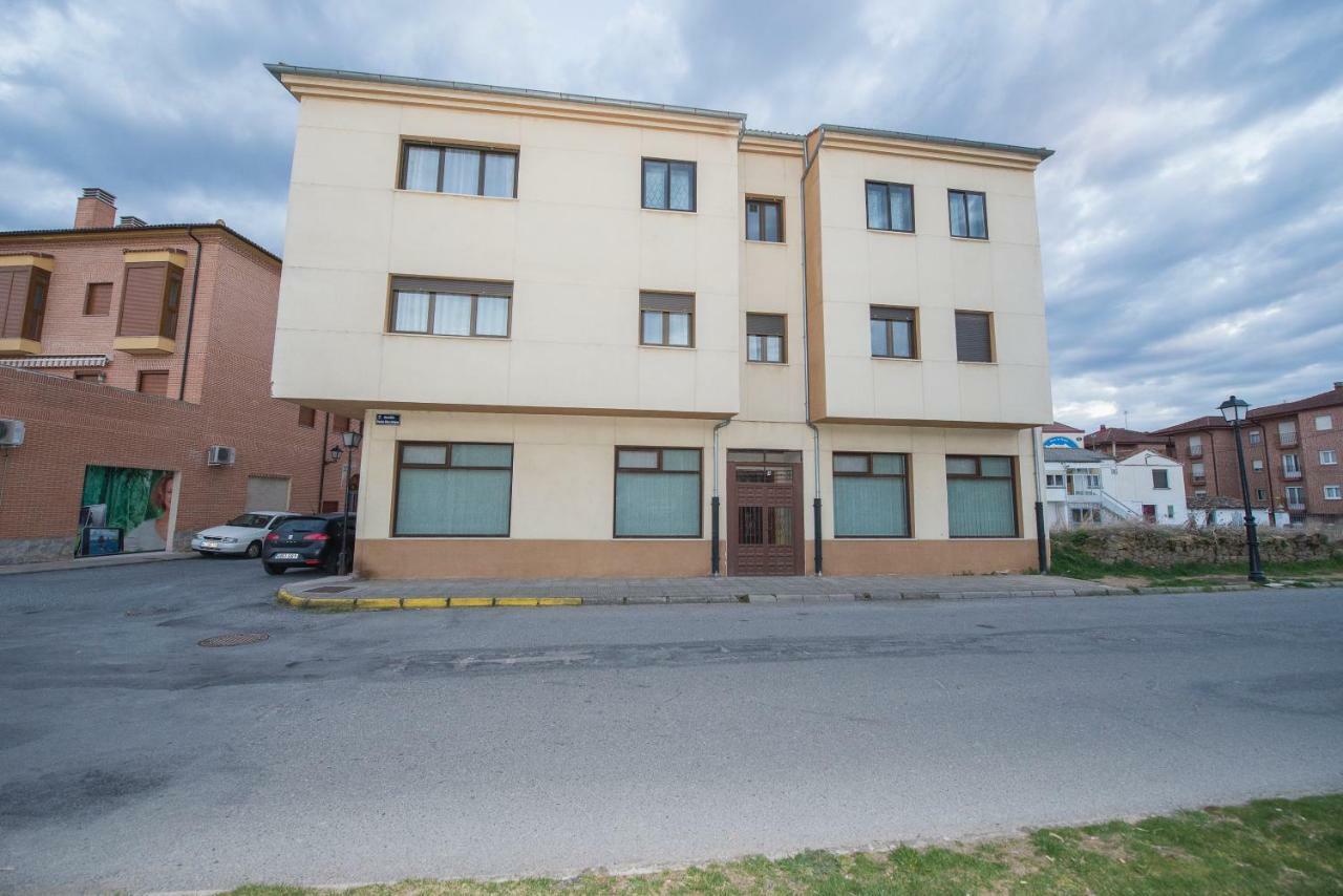 Vut Los Recuerdos De Sandra Apartment El Barco de Ávila Екстериор снимка